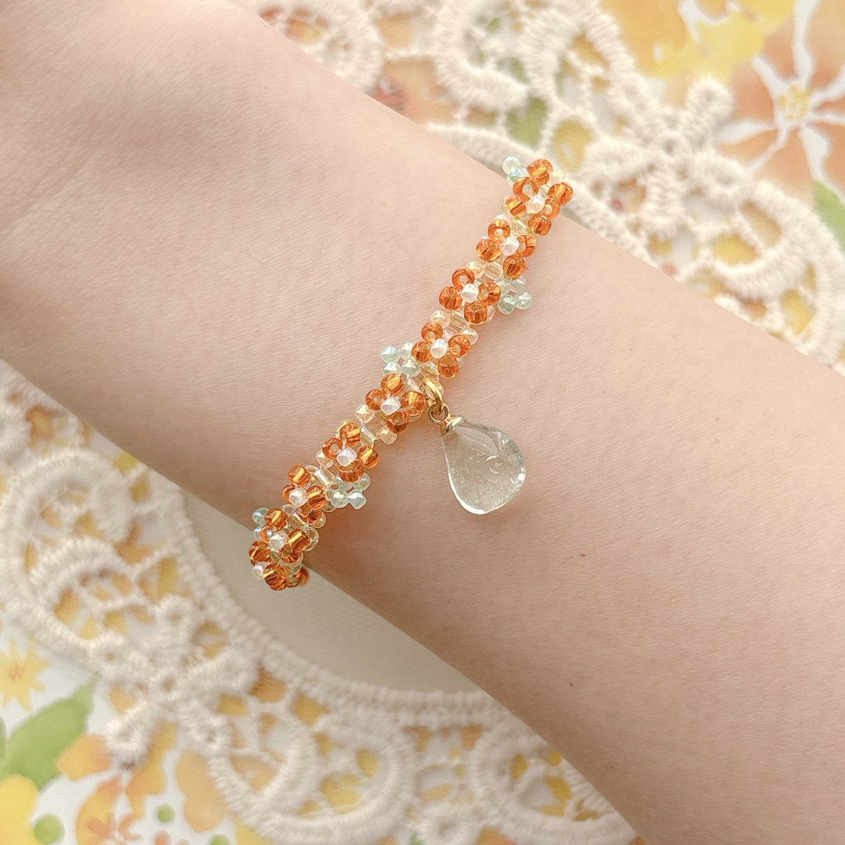 n_a_m_u_76's tweet image. 金木犀🏵️🧡

orange🧡×green💚

#Namu #handmade #beads #seaglass #金木犀