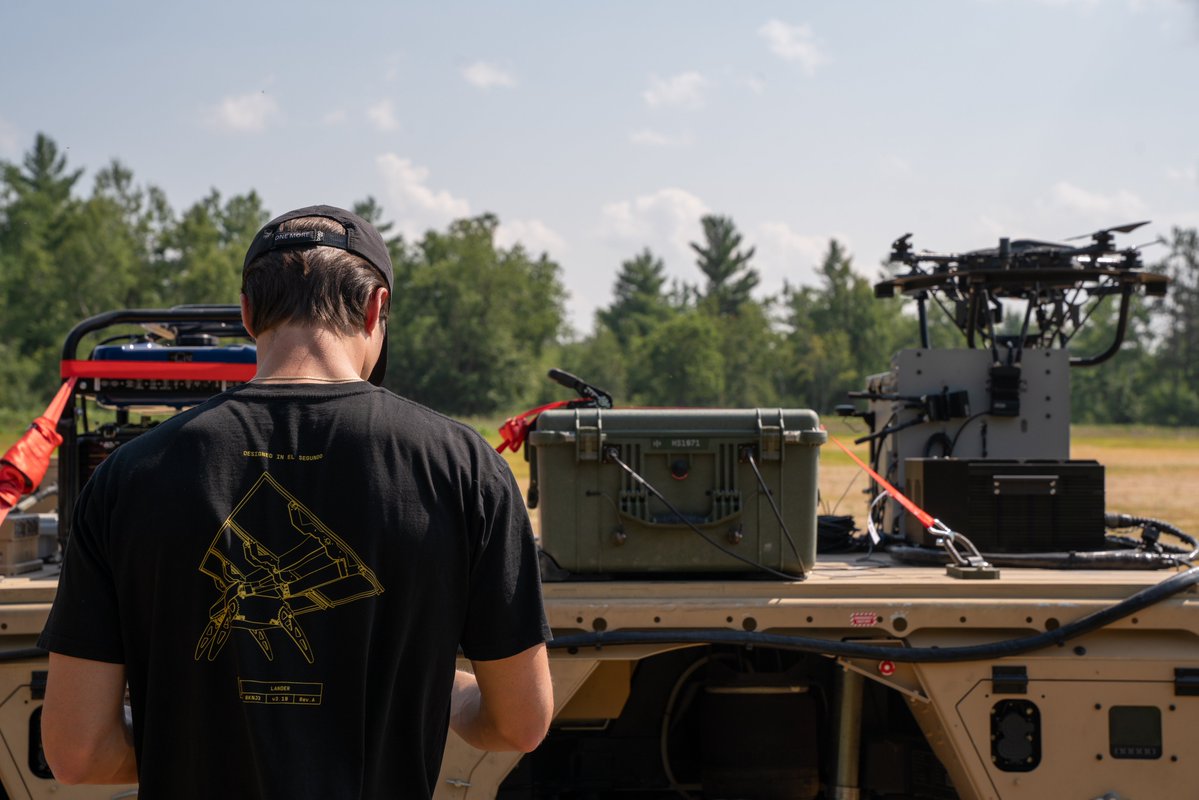 zanemountcastle's tweet image. I'm hiring Software and Hardware Engineers who want to run through walls for the US military and our allies.
I don’t care where you went to school. I care what you’ve shipped.
DM me the most impressive thing you’ve built to apply.