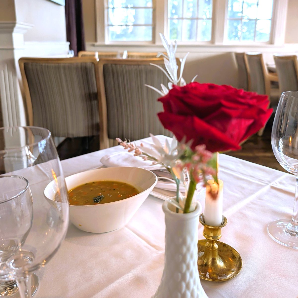 Lean into soup season with Wednesday Takeaway!  

🍲  

Ready-to-eat. Order by 5p Tue for pickup on Wed b/t 5-6pm. 3-course takeaway incl. appy, main &amp; dessert. Each item also available individually.  

🔗 oldsurreyrestaurant.ca/wednesday