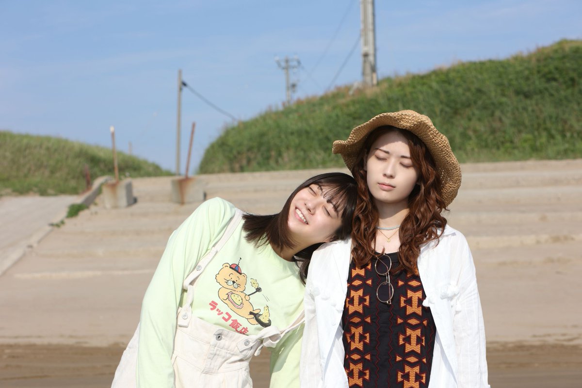 modelpress's tweet image. 「ふたりエスケープ」 🐼
先輩（岩本蓮加）＆後輩（冨里奈央）
金沢での斬新な旅が話題

💬「見たことない」「最高の飯テロ」

🔻写真・詳細はこちら
mdpr.jp/drama/4670605

#乃木坂46 #ふたりエスケープ @futari_escape