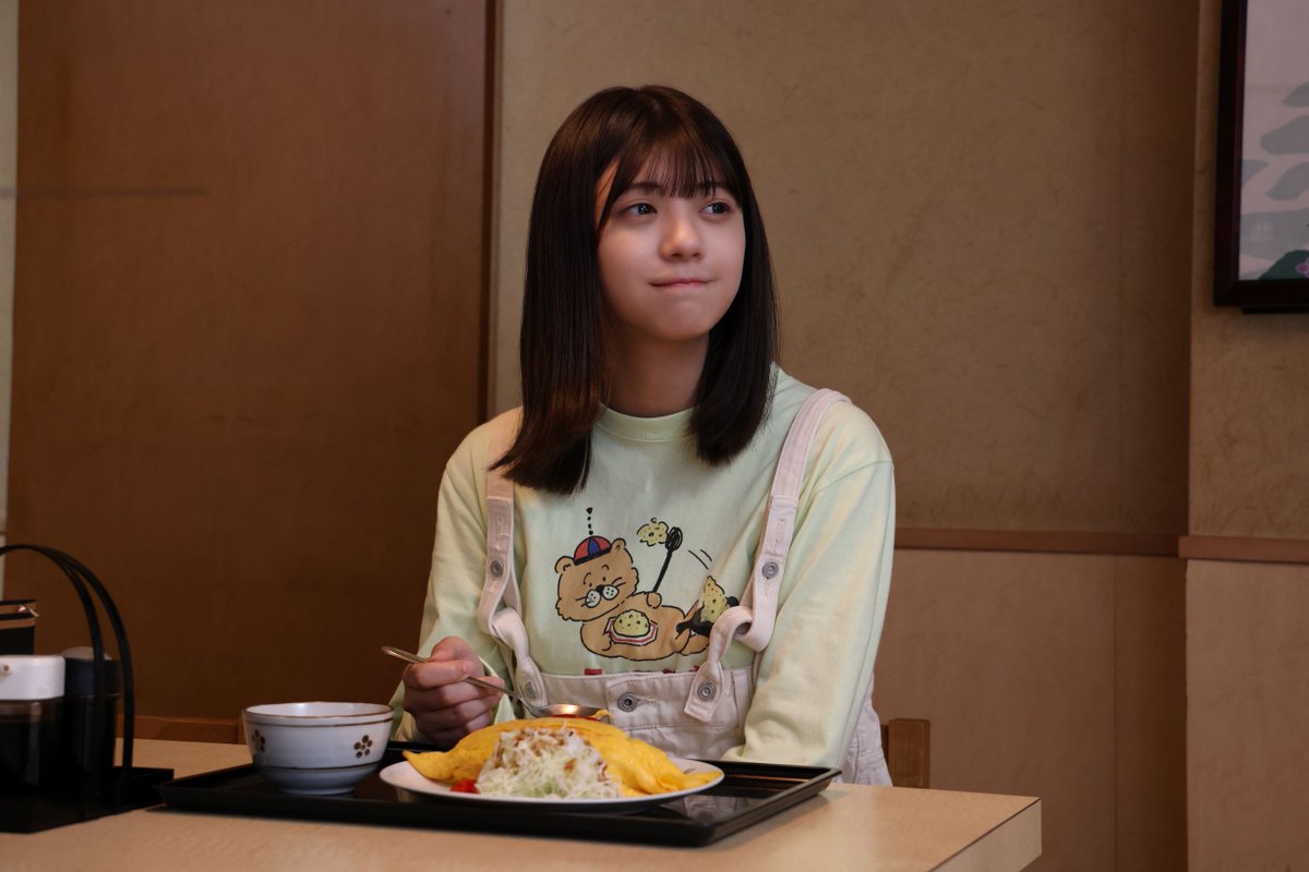 modelpress's tweet image. 「ふたりエスケープ」 🐼
先輩（岩本蓮加）＆後輩（冨里奈央）
金沢での斬新な旅が話題

💬「見たことない」「最高の飯テロ」

🔻写真・詳細はこちら
mdpr.jp/drama/4670605

#乃木坂46 #ふたりエスケープ @futari_escape