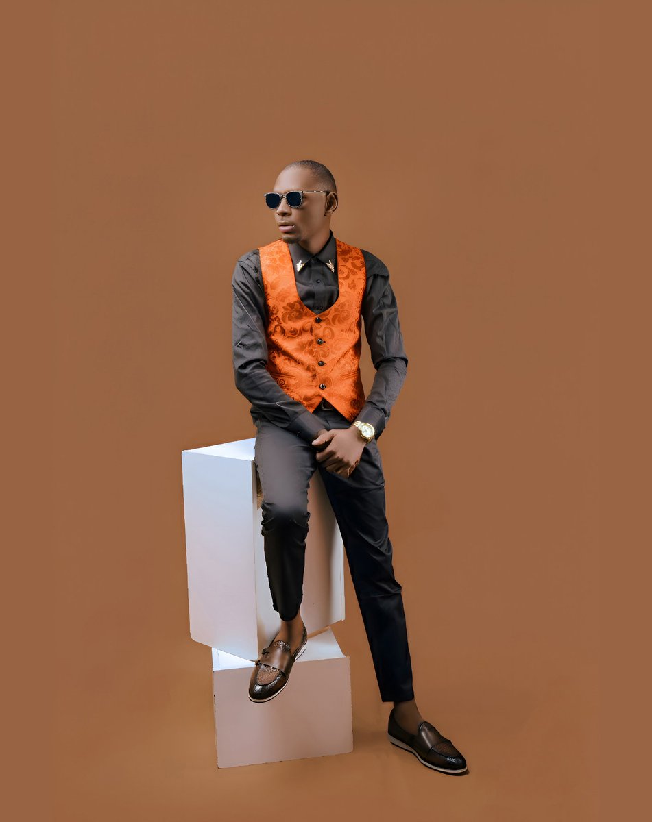 GraphiBlitz's tweet image. Happy Happiest Birthday to an Amazing person, Me ! 
May this year bring Growth, Success and Happiness...HBD   Seii 😊 

#BirthdayVibes #AnotherYearOlder #SpecialDay #MrCEO #mrhandsome