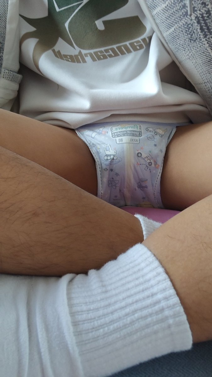 2010xiaohua's tweet photo. 第一次尝试帮宝适，图案好可爱啊 #abdl https://t.co/vYh4J7o0S6