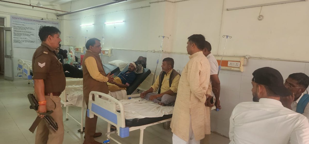 MlcSuresh's tweet image. आज जनपद शामली के थाना झिंझाना, ग्राम लक्ष्मणपुर निवासी श्री शिवांक जी एवं श्री प्रहलाद जी से अस्पताल में भेंट कर उनके स्वास्थ्य की जानकारी ली।।

ईश्वर से प्रार्थना है कि दोनों शीघ्र पूर्ण स्वस्थ होकर अपने परिवार के बीच लौटें।
#sureshkashyap