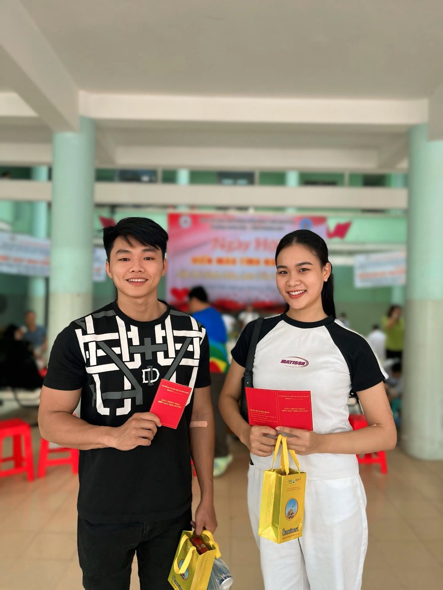 Có người hỏi Tài: “Tập gym mà hiến máu có yếu đi không?”
Thật ra, nếu hiểu đúng, thì ngược lại – đó là cách để cơ thể làm mới chính mình.

Sau khi hiến máu, cơ thể sẽ tự động kích hoạt chế độ “tái tạo”.
Hồng cầu mới sinh ra, máu loãng hơn, lưu thông tốt