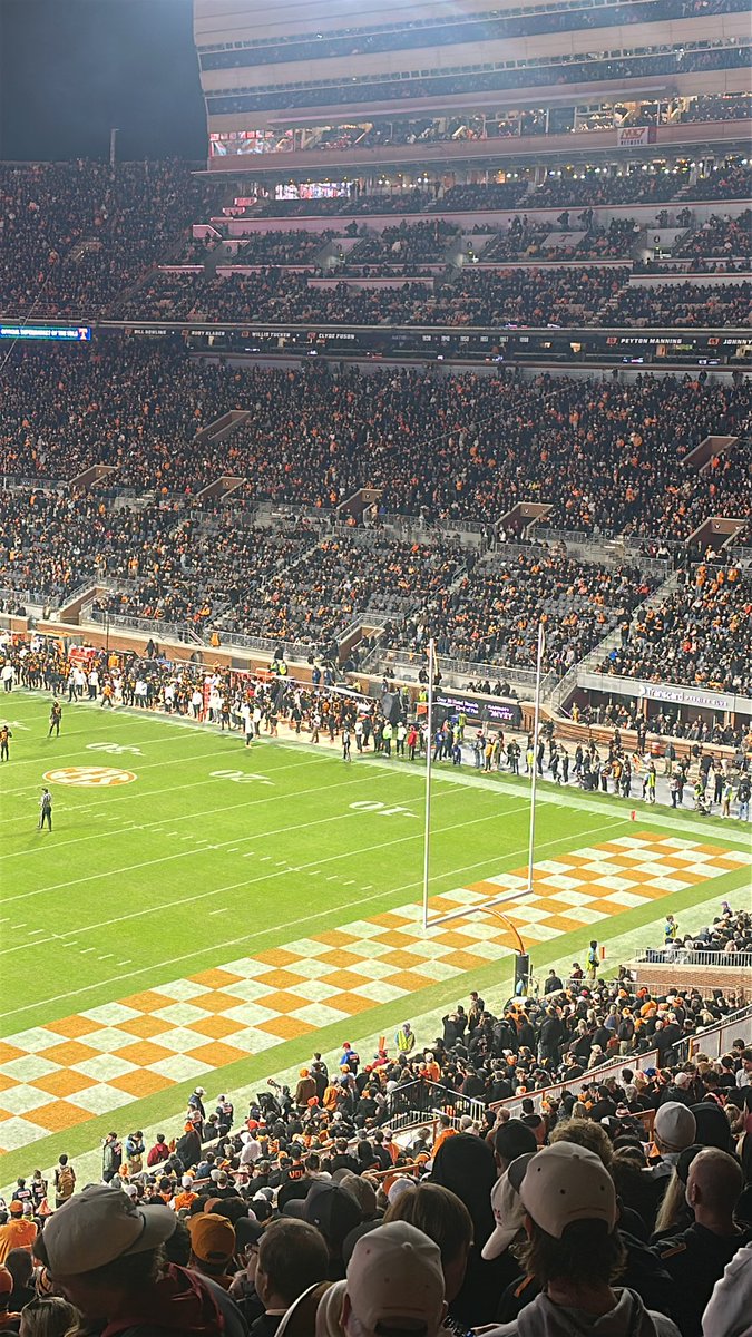 VFLjared's tweet photo. 4th quarter with the season on the line. Need answers @AD_DannyWhite https://t.co/DC36ZyhXpS