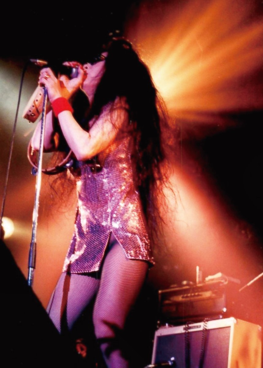 rokketduction's tweet image. ⚡シーナ＆ロケッツ48thライブ【続報】⚡
📅11/23(日)新宿LOFTで開催するバースデーライブ当日、初のシーナ写真集の発売が決定しました🌟

🔥SHEENA -SEXY SIDE OF PUNK&apos;N&apos;ROLL🔥
&amp;lt;豪華120pハードカバー仕様&amp;gt;
NYを拠点に活動するロック・フォトグラファーFred…