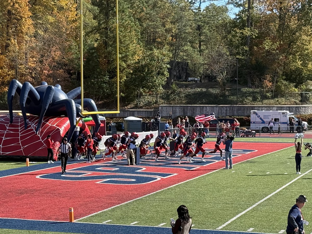 Thank you Coach Cummings, Coach Madden. and Univ. of Richmond Football for hosting me today. Very impressive football program and campus.  
#GoSpiders 
#WorkEqualsResults
<a href="/CoachM_Cummings/">Mike Cummings</a>
<a href="/DanMaddenFB/">Dan Madden</a>
<a href="/CoachAnthonyFB/">Drew Anthony</a>
<a href="/Spiders_FB/">Richmond Spiders Football</a>
<a href="/FootballBsh/">BSH Knights Football</a>