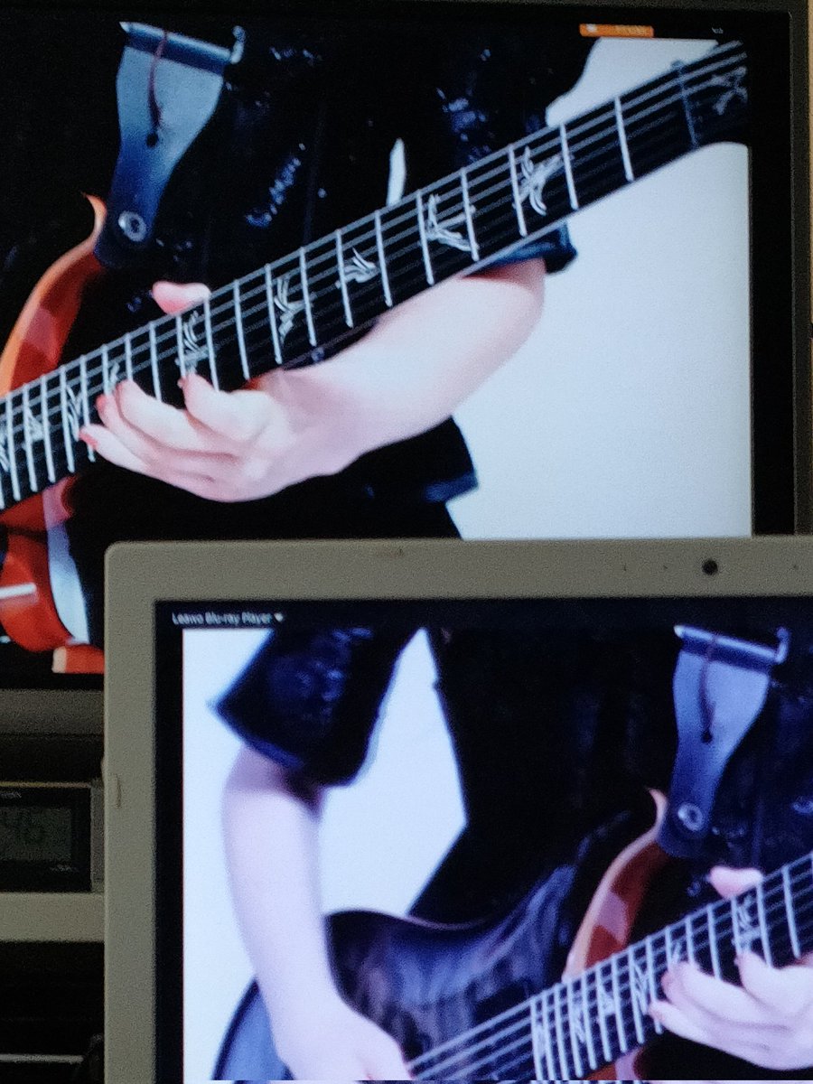 やっとEPのDVDを観た😅
皆立ち位置はキープしながらノリノリで、じっくり観れて素晴らしい✨

過去になんかのインスト動画でほぼ直立不動で演奏してるのがあったような…やりにくかっただろうなぁ…

#BANDMAID