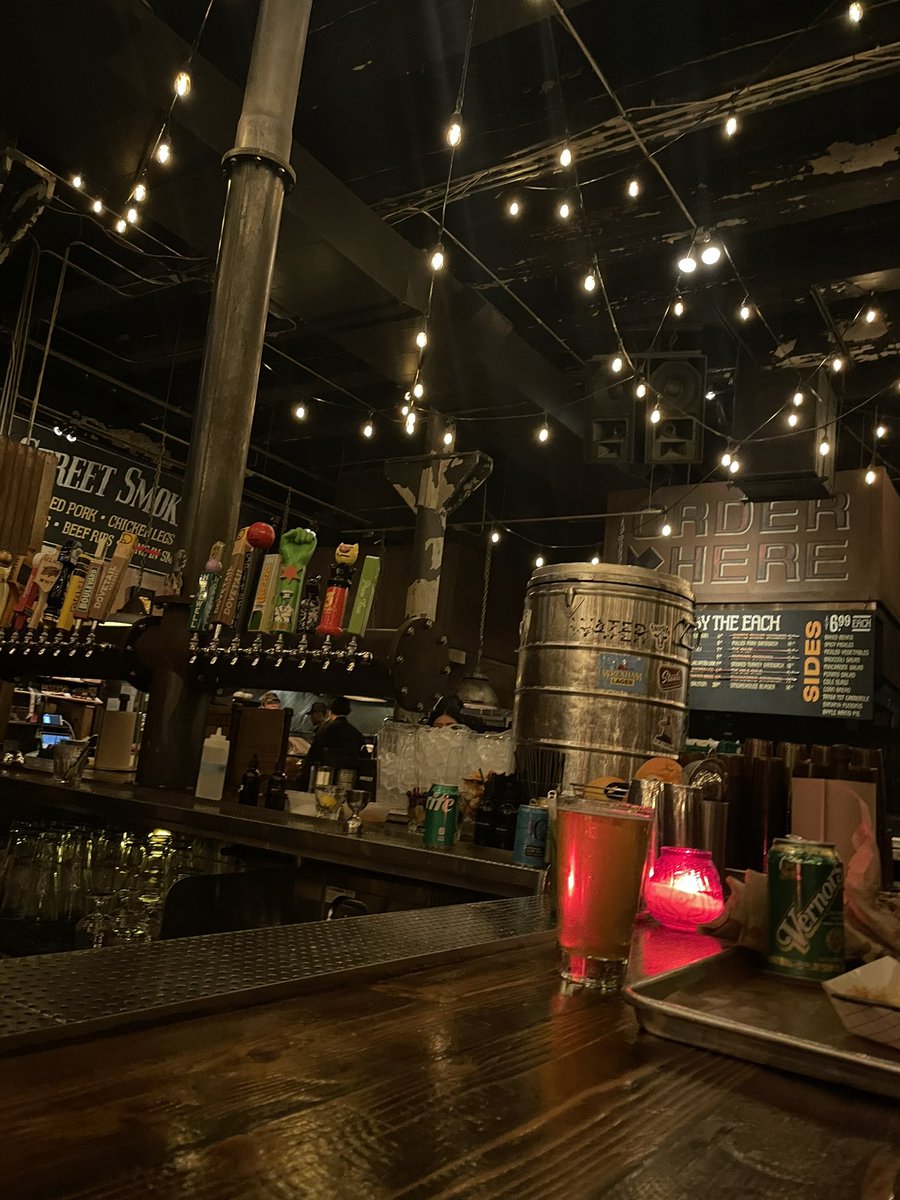 WestLoopTom tweet media