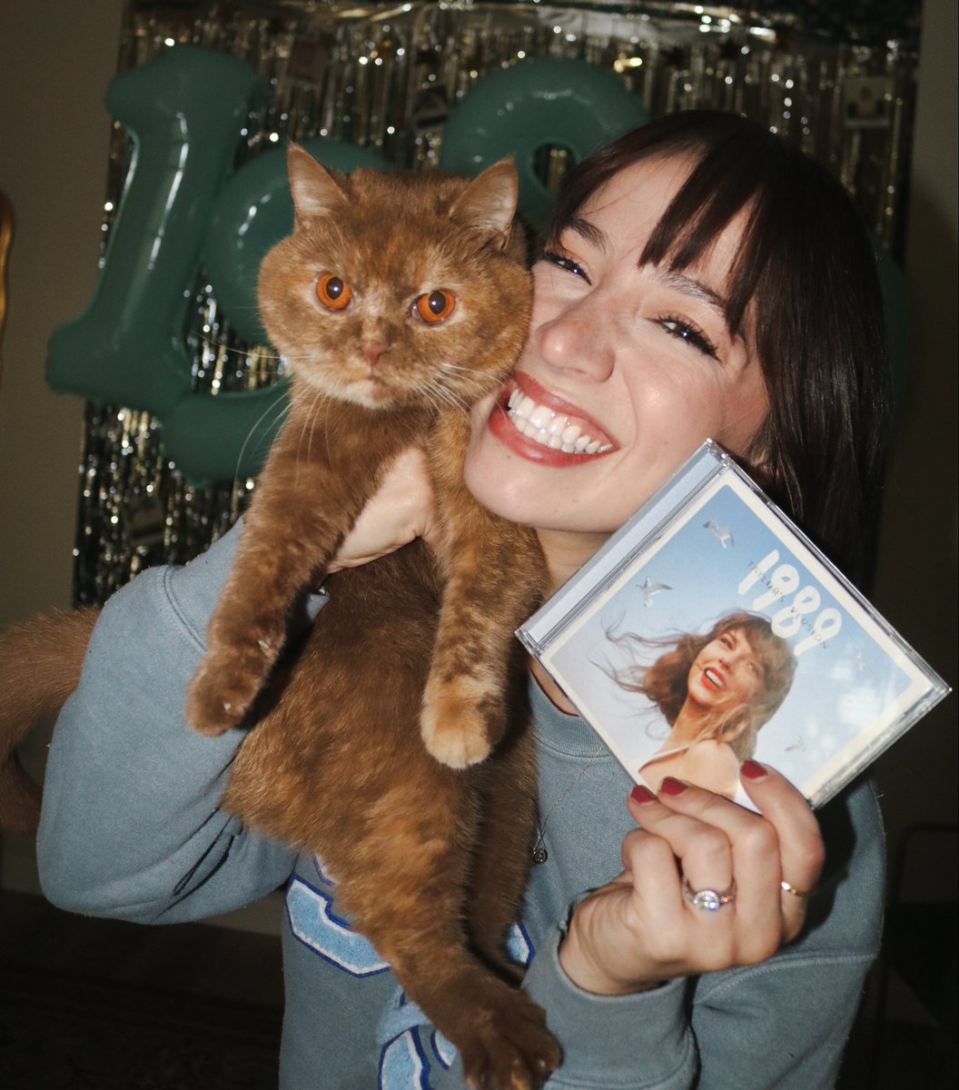 lostintay's tweet image. I&apos;ve had some oomfs reach out asking for my venmo. We tried everything we could to save penny and unfortunately it didn&apos;t work. I&apos;ll be selling some merch but if you wanted to help, my venmo is below🤍 I don&apos;t deserve the friends I have. Just the love &amp;amp; words have been enough.