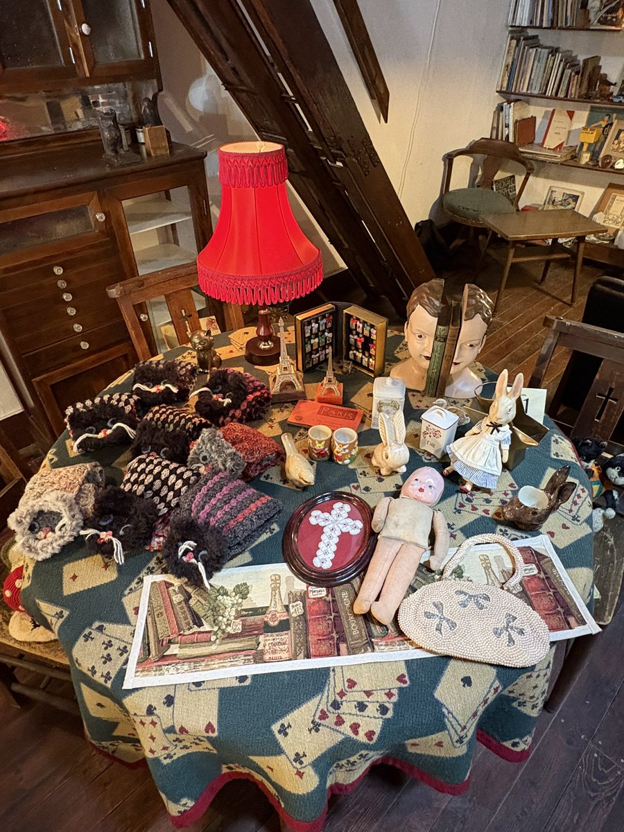 SQUIRREL_KYOTO's tweet photo. 設営完了！

AMULET京都店オープン企画
“秋の京都のくりくり展”

会期　11月1日(土)〜3日（月祝）
✳︎ わたしはmica SQUIRREL 名義で出展しています

時間　12時〜18時
会場　AMULET京都店
　　　〒602-8316京都市上京区片原町516
　　　市バス上七軒から徒歩2分

遊びに来てね！ https://t.co/tifYpVai2m