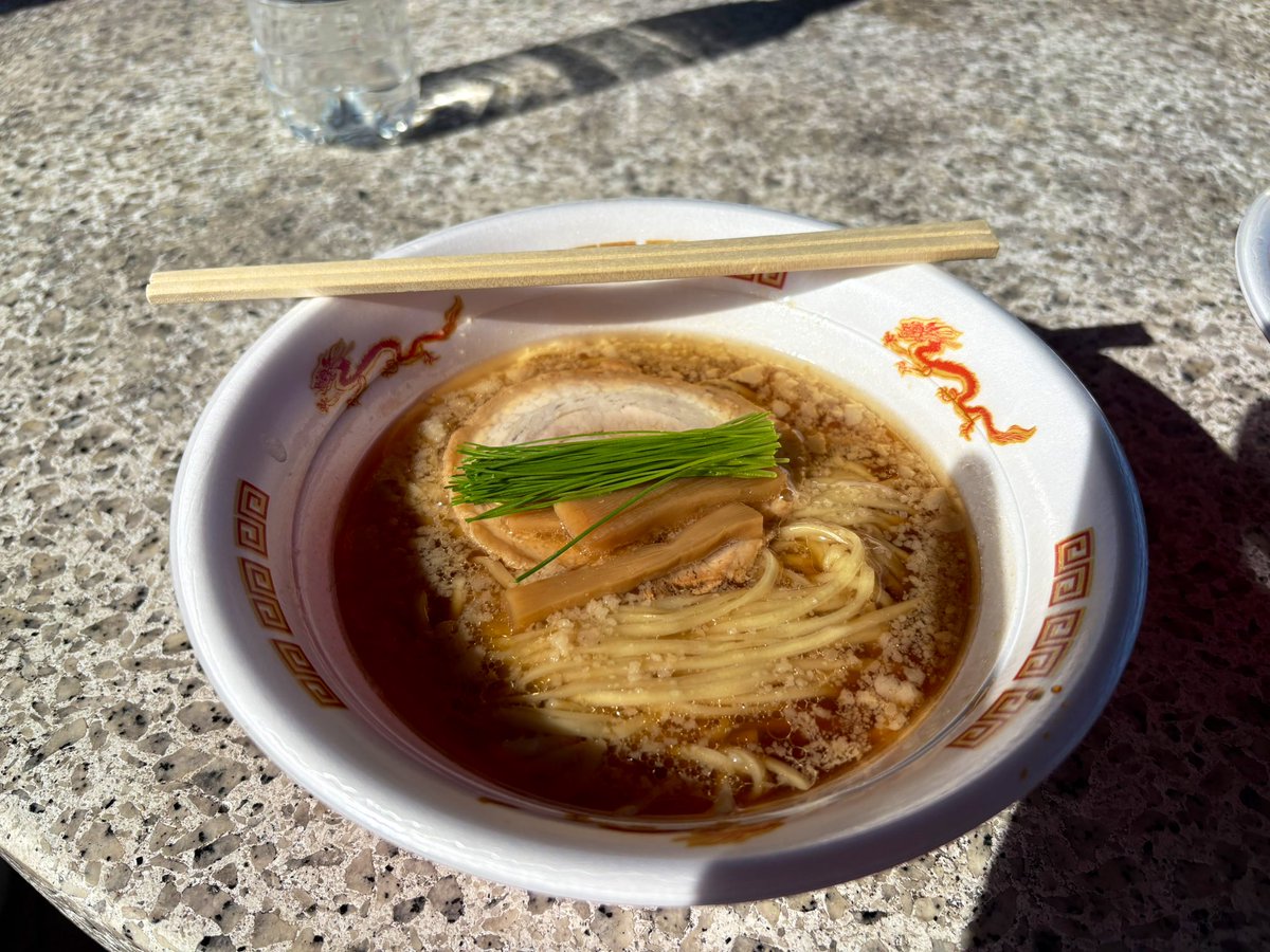 lionflyng's tweet photo. 1杯目 Lab Q×オールウェイズ
待ち時間：120分
#SUSURUラーメンフェス青森 https://t.co/PRV7pPzXfI