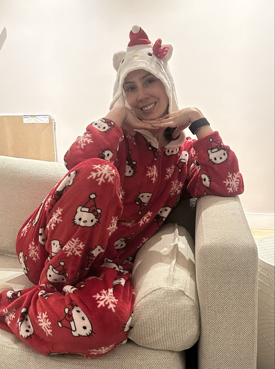 Buenas noches al tigre que resultó ser un gatito Hello kitty.