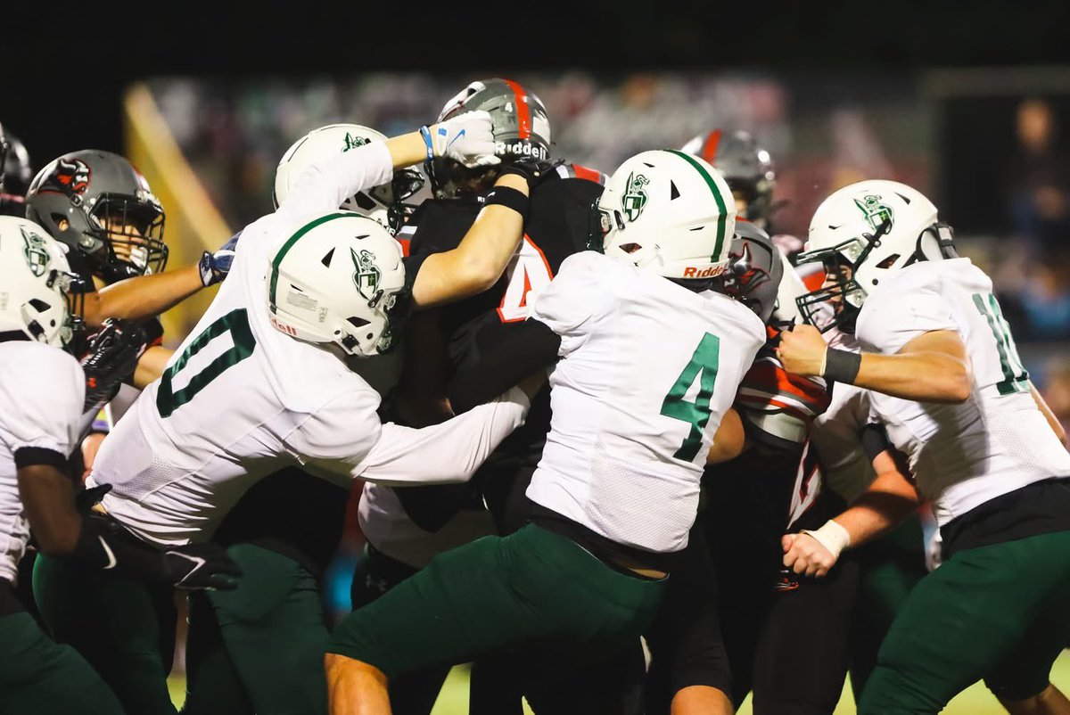 How about a Crusader pile up vs the Vikings🏈

#WeAreCrusaders 
#CrusaderFootball <a href="/FACSCrusaderFB/">FACS Football Program</a>