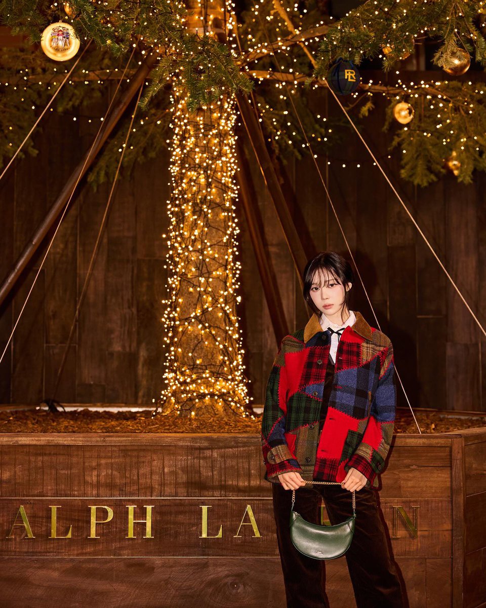 201KMJS's tweet image. 251031 #JAY and #WINTER at Ralph Lauren Holiday Experience in Seoul #RLHoliday