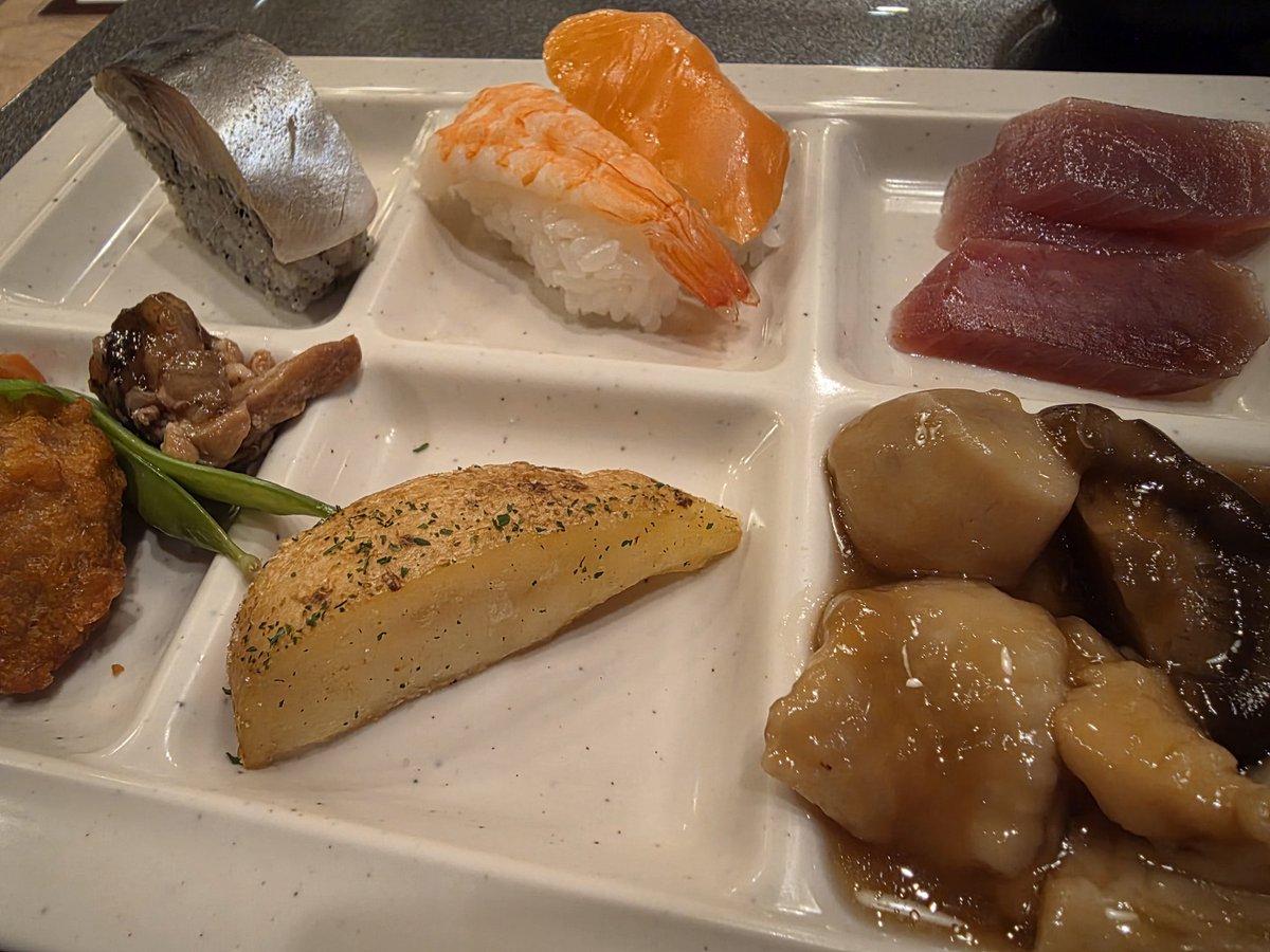 朝ジム2/三連休🍁
昨日は子どもたちと電車旅🚃
からの実家～食べまくり旅🍴🍶

タスク（デザイン、楽譜）溜まっており、進んでいない…今月中になんとか…💦

今日ものんびりしてしまいそうだ…

#電車 #大江戸温泉物語