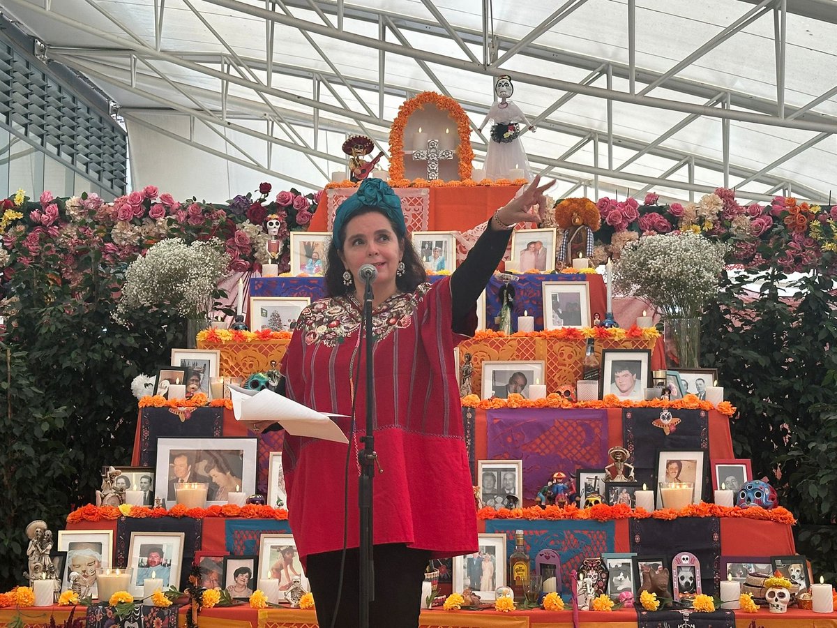 Altares y festividades de muertos en Lisboa: en el Panteón Nacional; en la residencia oficial, y el mercado de Ajuda. México está presente en todos lados!