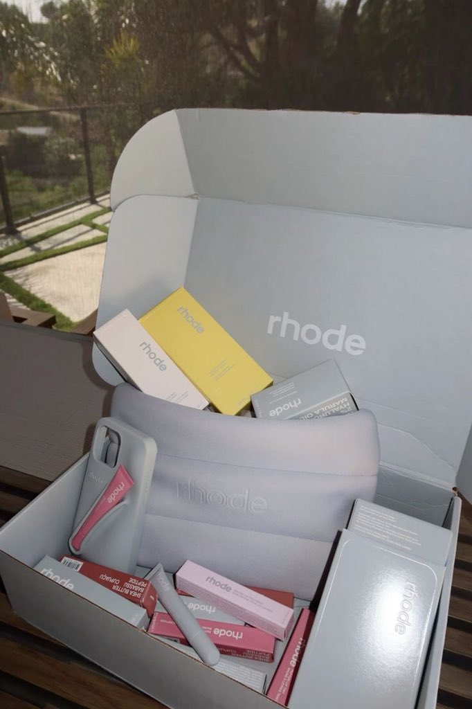 Girls don’t want boyfriends girls want rhode skincare