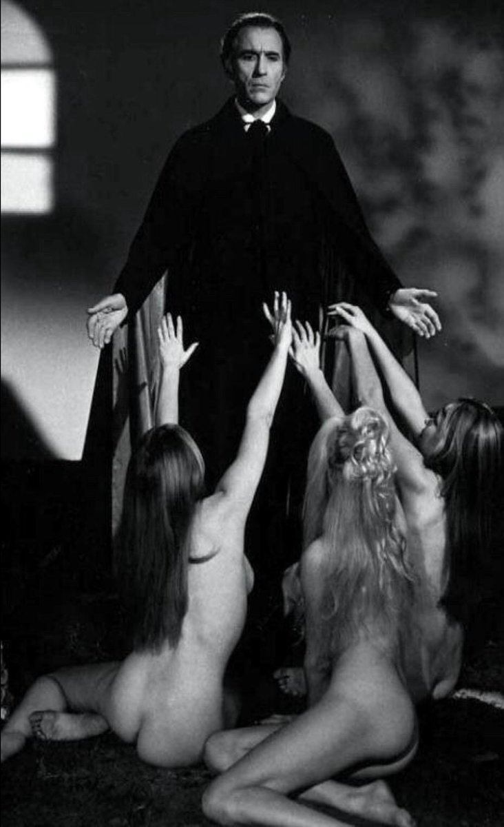 Christopher Lee med kvinnliga beundrare     #grevedracula