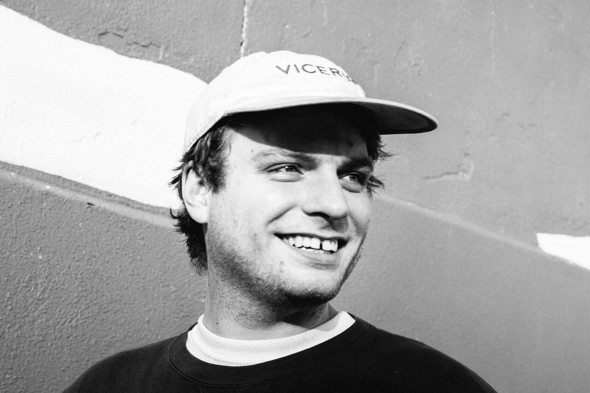 Sabías qué…?
En esta 4ª temporada revisitamos a proyectos musicales que ya pasaron por el podcast.
En este segundo episodio, le tocó a Mac DeMarco, que ahora el artista además es plomero? El canadiense dijo que este pasatiempo le da tanta satisfacción como la música. 📻🔊👇