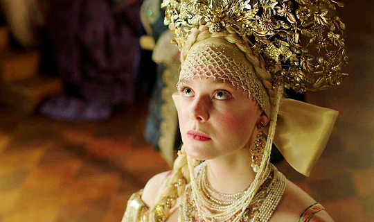 TheCinesthetic's tweet photo. Elle Fanning as Catherine the Great in The Great https://t.co/LQKAZHuoYh