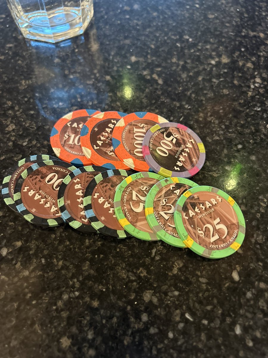 LSB1961LSB's tweet image. Sheila and I went to casino. Had to get room for kids(they were at a wedding) had a little luck at the tables before and after dinner $1000 buy in both sessions 
Before dinner and after dinner pics #craps