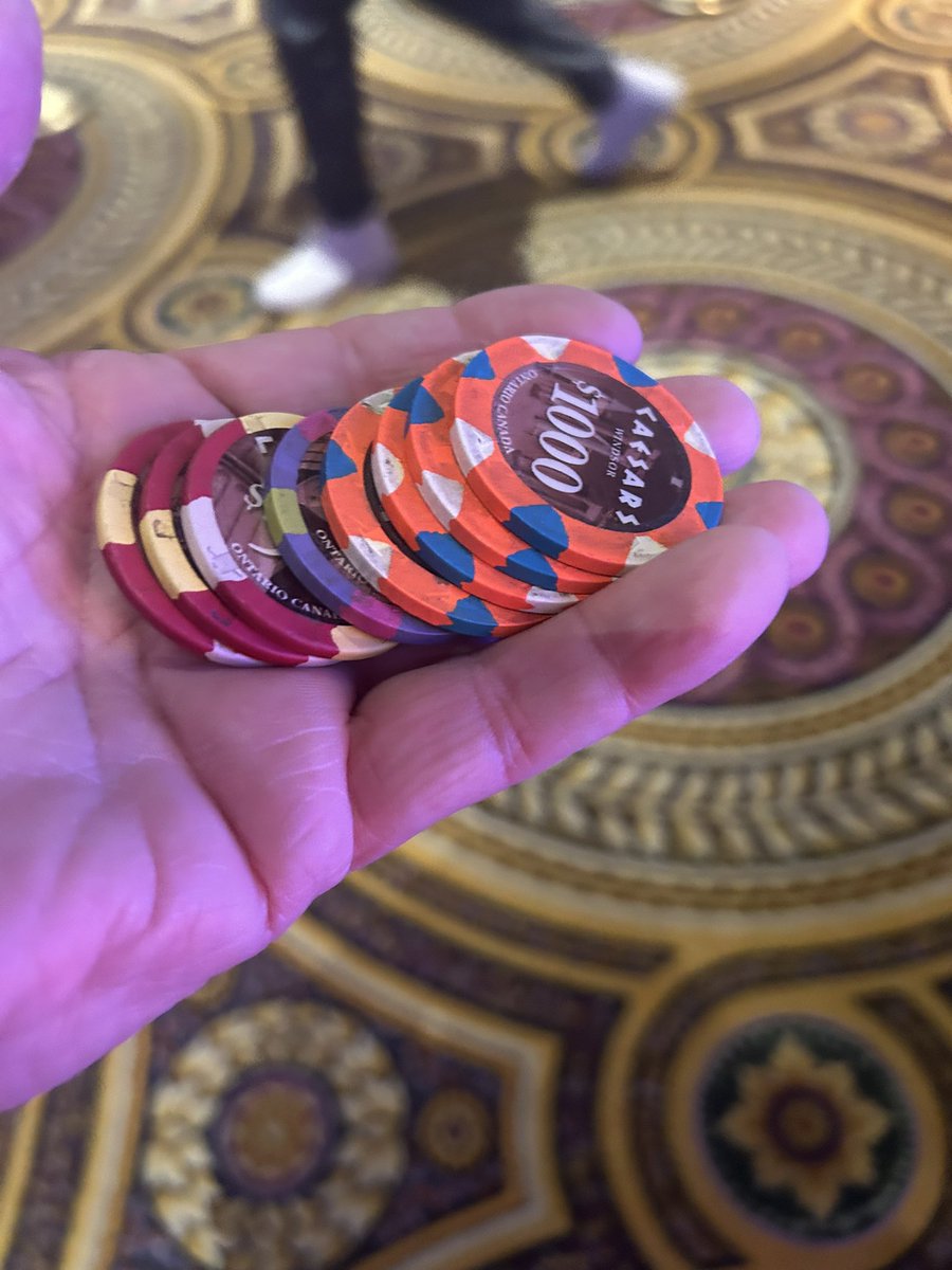 LSB1961LSB's tweet image. Sheila and I went to casino. Had to get room for kids(they were at a wedding) had a little luck at the tables before and after dinner $1000 buy in both sessions 
Before dinner and after dinner pics #craps