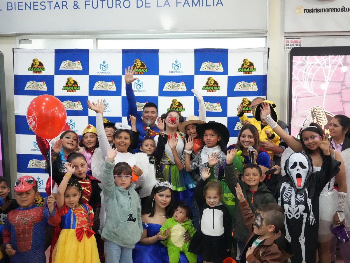 2018kathe_Maria's tweet photo. @emisoralamasbakana Estuvo presente en la celebración del día dulce del niño.
Gracias a todos los #BakanosDeCorazon. 
#HallelujahChallengeOCT2025 #Halloween https://t.co/8C2Y9nu3Ua