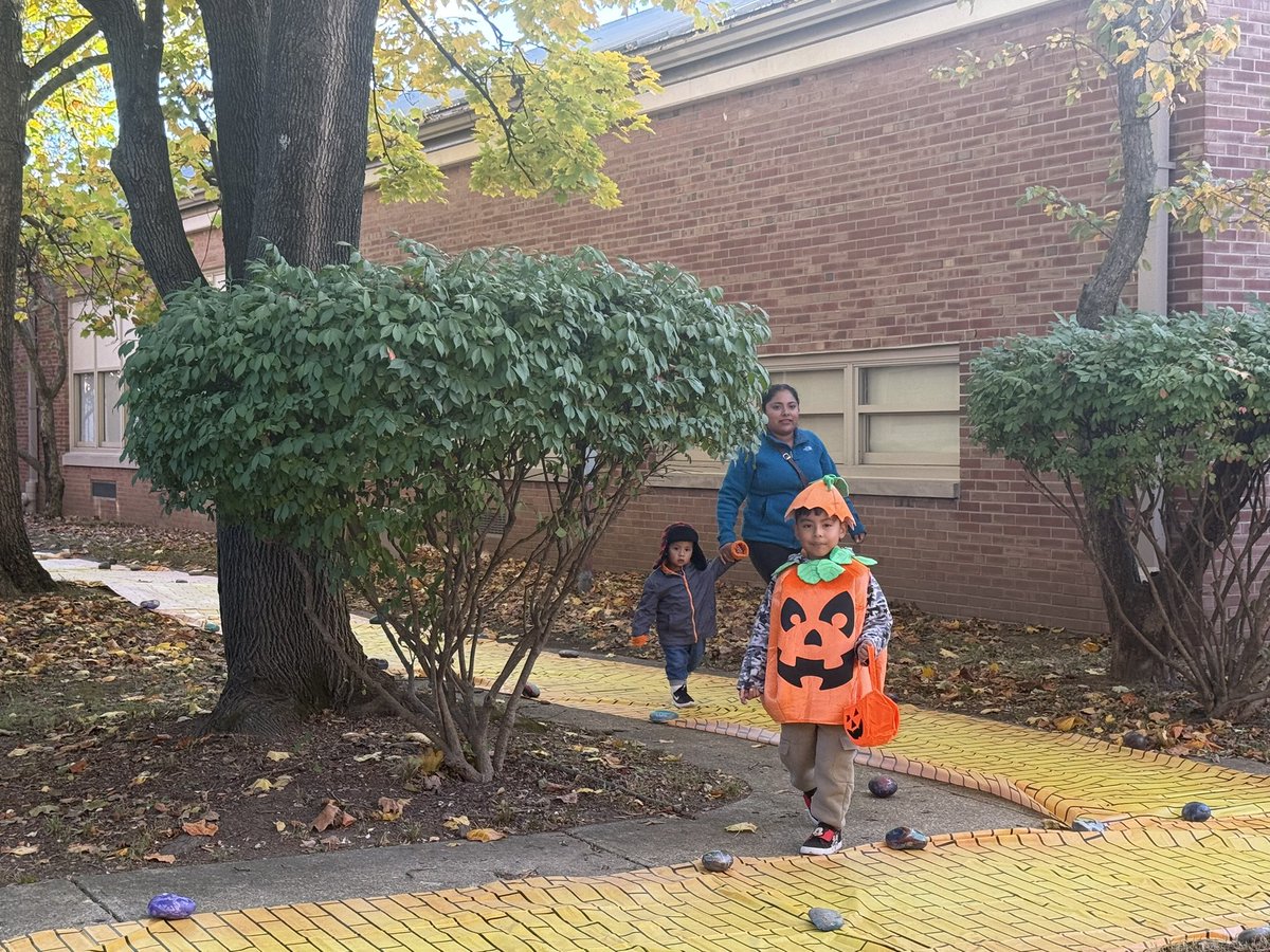 Ernie Pyle School 90 tweet media