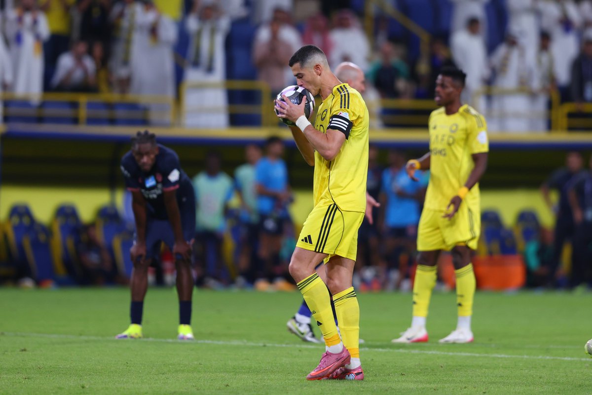 AlNassrFC_EN's tweet image. When he locks in, the world watches 💛🐐