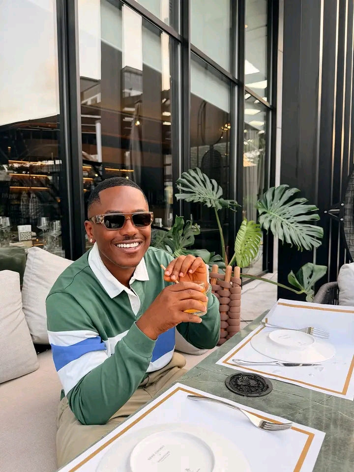 Bahdlex_'s tweet image. #TiminiEgbuson  
Sunset and a whiskey sour 

Try Dey relax 
#Watchtimini #bahdlex