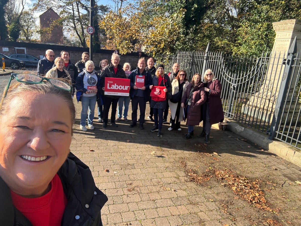 Out in Ford Ward today with Labour Team. Speaking to residents about local issues. Labour always in the community ⁦<a href="/CllrIanMoncur/">Cllr Ian Moncur</a>⁩ ⁦<a href="/Paulett54122148/">Paulette Lappin</a>⁩ ⁦<a href="/Sefton_Labour/">Sefton Labour Group</a>⁩