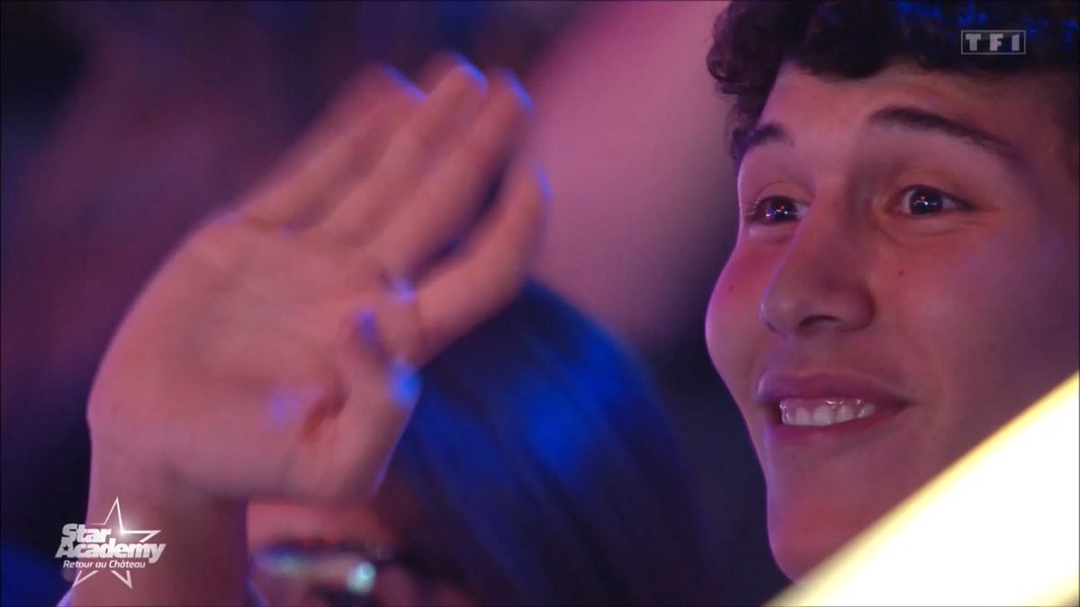 Personne:

Mehdi qui accueille Lenny dans le camps des non-besties #StarAcademy #StarAcademy2025