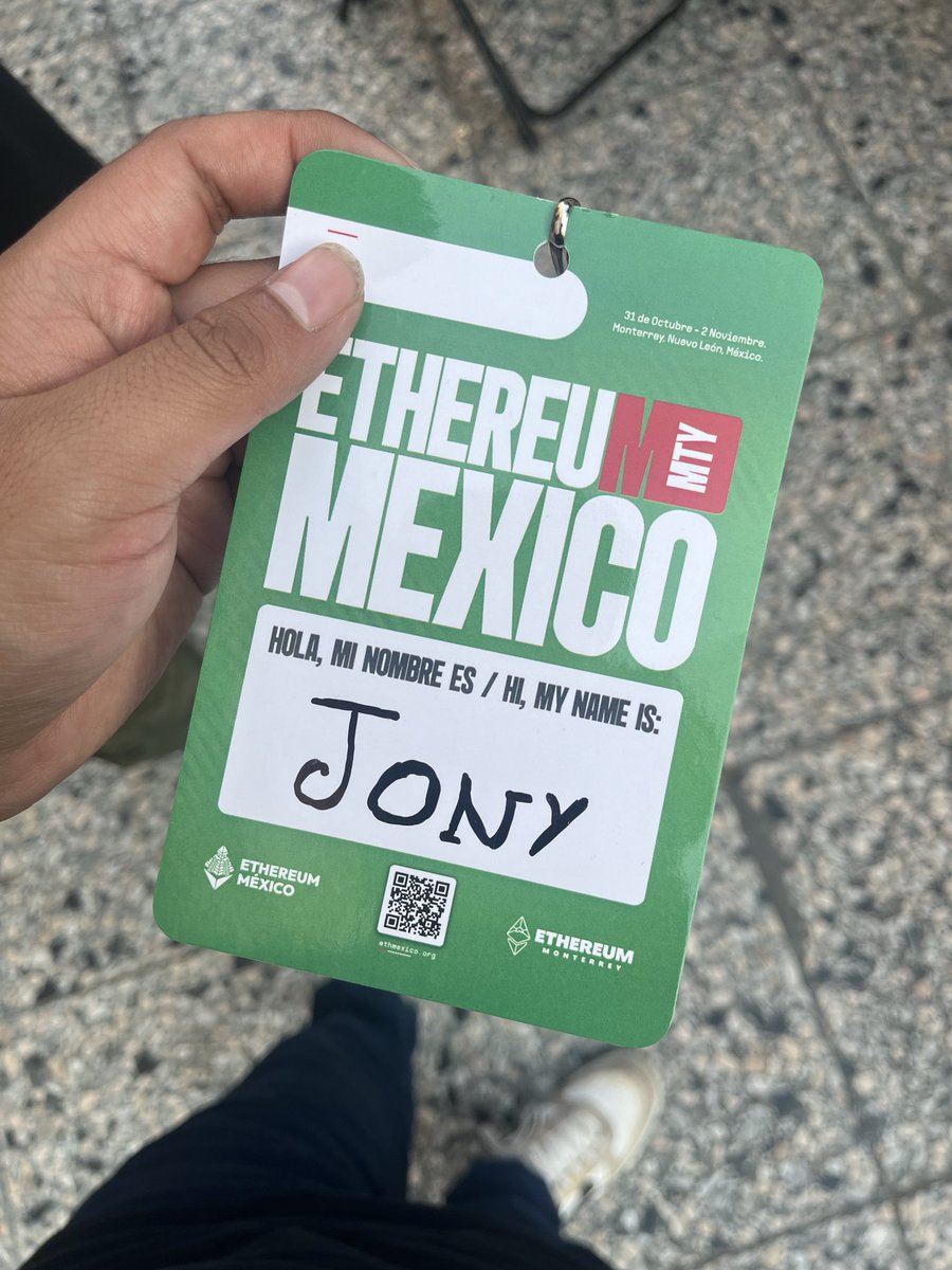 JonathanSf04's tweet photo. Que hermosa experiencia en @eth_mty  y aprendiendo maravillas @swaglypassport 💙✨✨💻 https://t.co/Itr2PmlAal