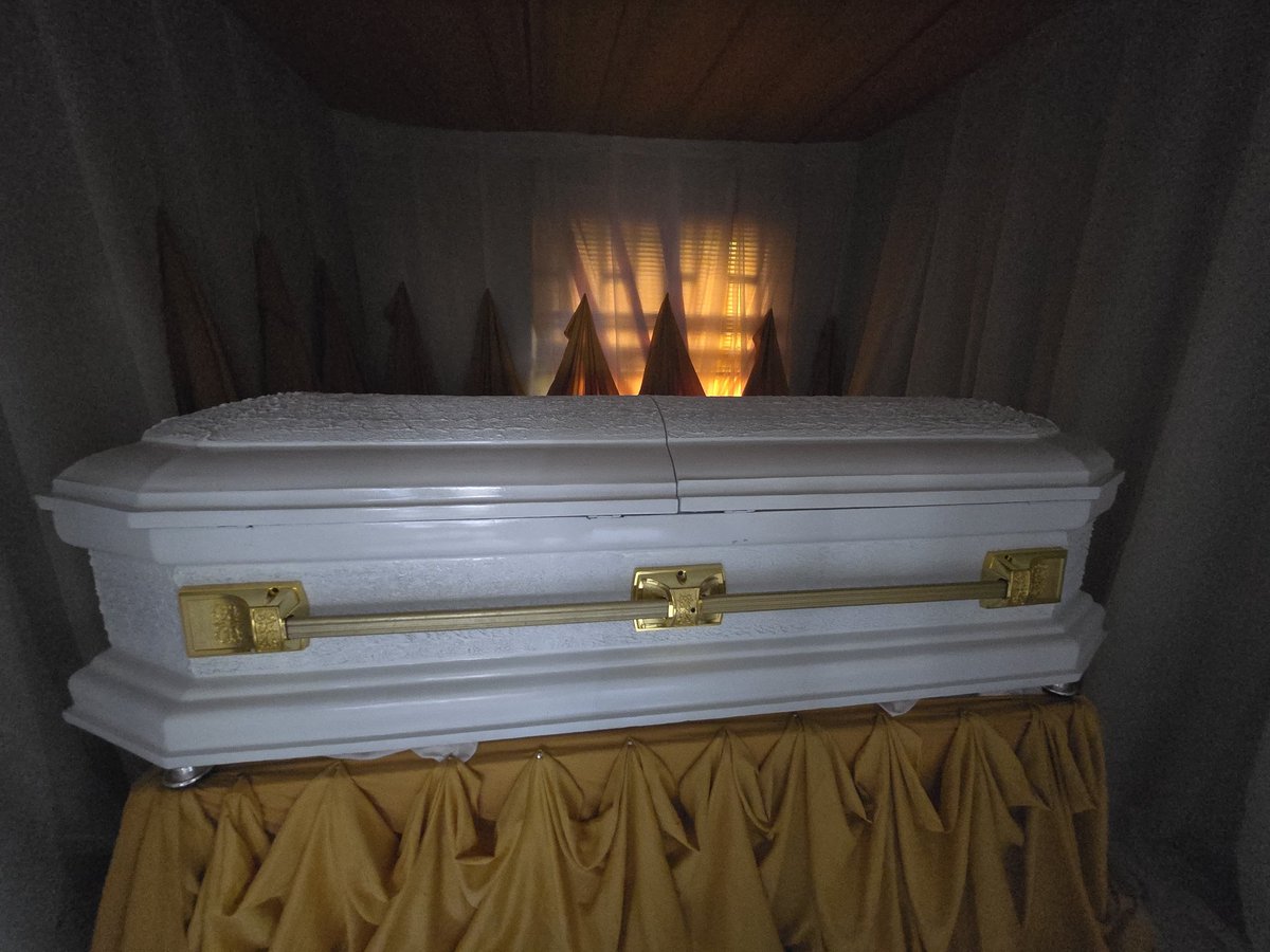 Gift Monday tweet media