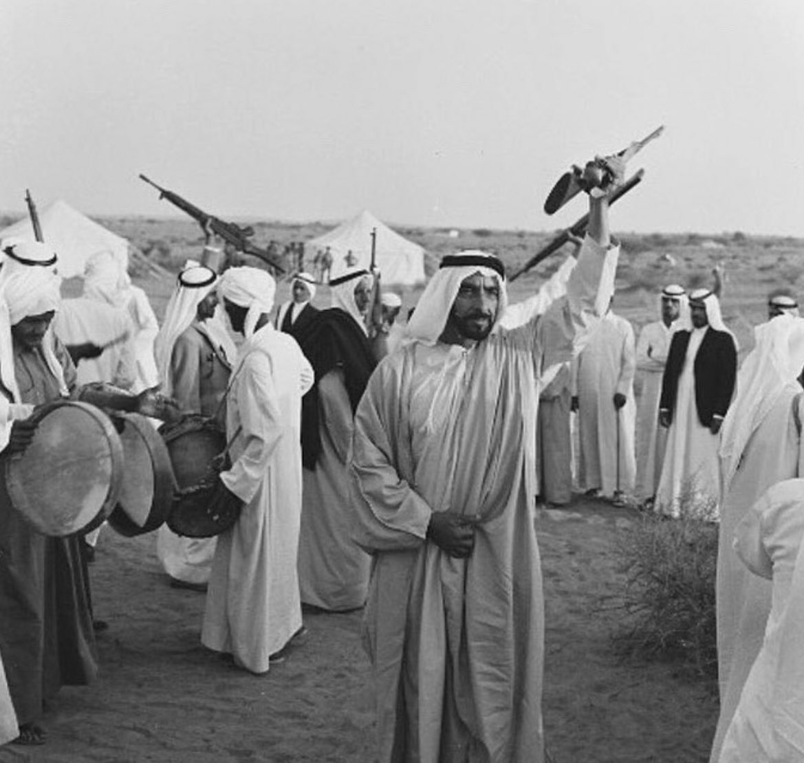 kh_vv7's tweet photo. 2 نوفمبر ذكرى وفاة الشيخ زايد بن سلطان آل نهيان .

اللهمّ ارحم من كانُ أباً لشعبه قبل أن يكون قائداً، اللهمَ إن زايد بن سلطانّ أكرمنا في الارض فأكرمه بالفردوسَ الأعلى" https://t.co/uestBaIFbz