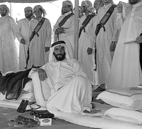 kh_vv7's tweet photo. 2 نوفمبر ذكرى وفاة الشيخ زايد بن سلطان آل نهيان .

اللهمّ ارحم من كانُ أباً لشعبه قبل أن يكون قائداً، اللهمَ إن زايد بن سلطانّ أكرمنا في الارض فأكرمه بالفردوسَ الأعلى" https://t.co/uestBaIFbz