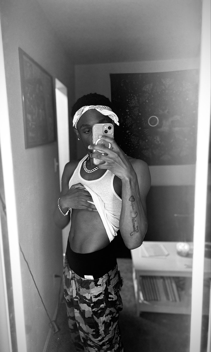 PrinceNavarX's tweet image. 🖤🖤