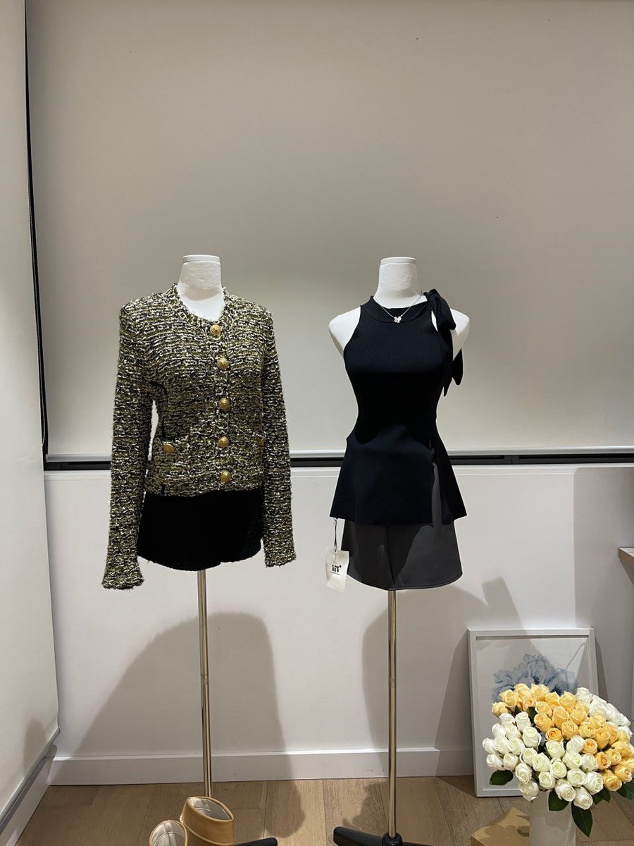 Chariya1a's tweet image. Every dress has a different beauty✨