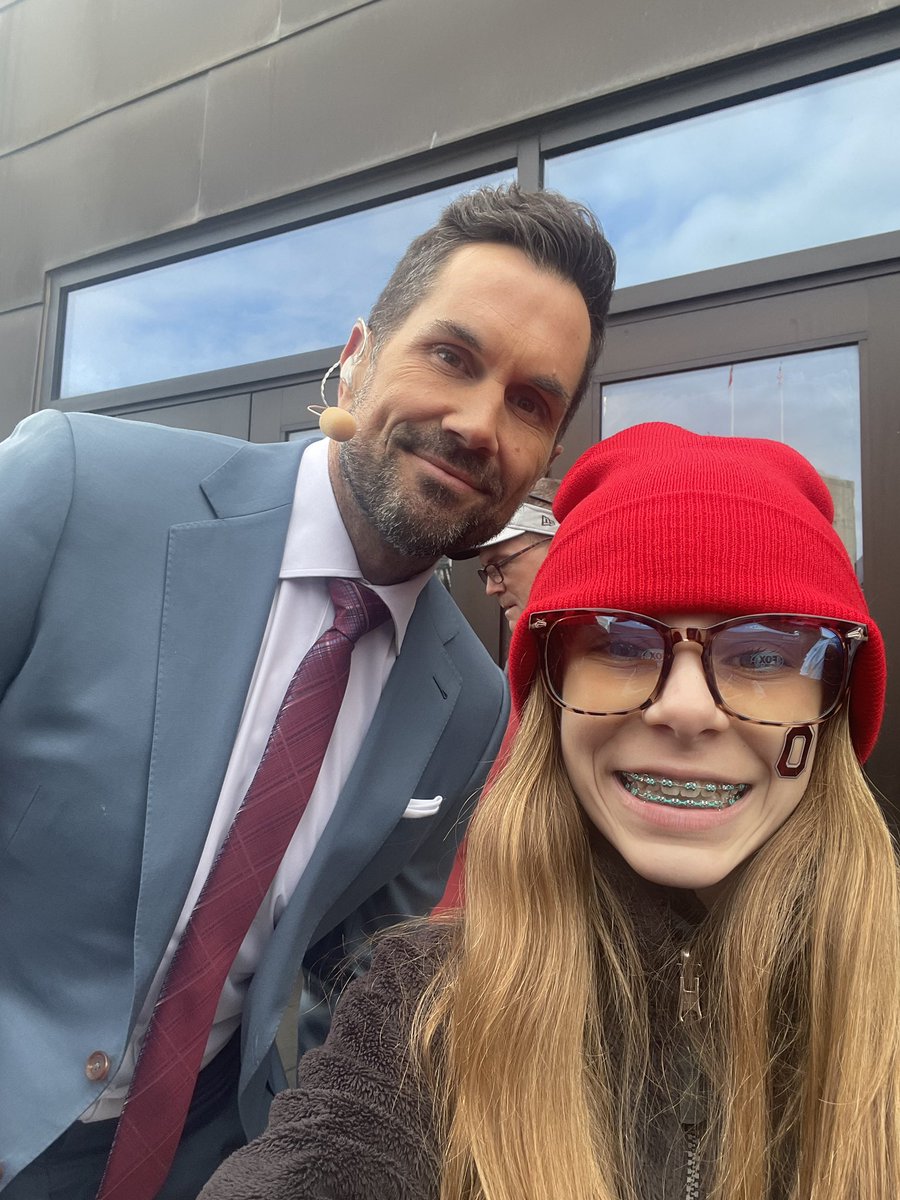 Gahanna_Buckeye's tweet image. I swear this girl of mine is living her best life!! She wants to be a sideline reporter, so why not pick the brains of legends, so when it’s your time, you’re prepared! #ListenAndLearn