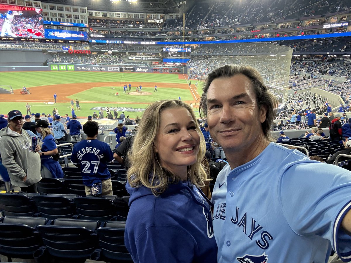 MrJerryOC's tweet image. SUPER-MODEL WIFE.  LOOK IT UP.  THANKS FOR THE TIX @MLBONFOX