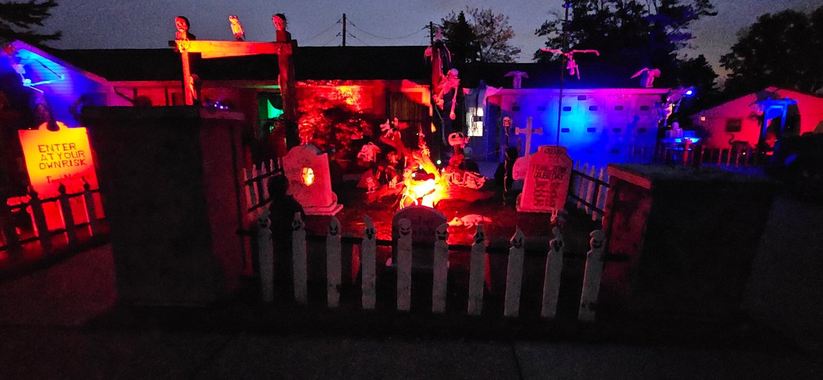 The Haunted Grave 🕸🦇 (@hauntedgrave) on Twitter photo 