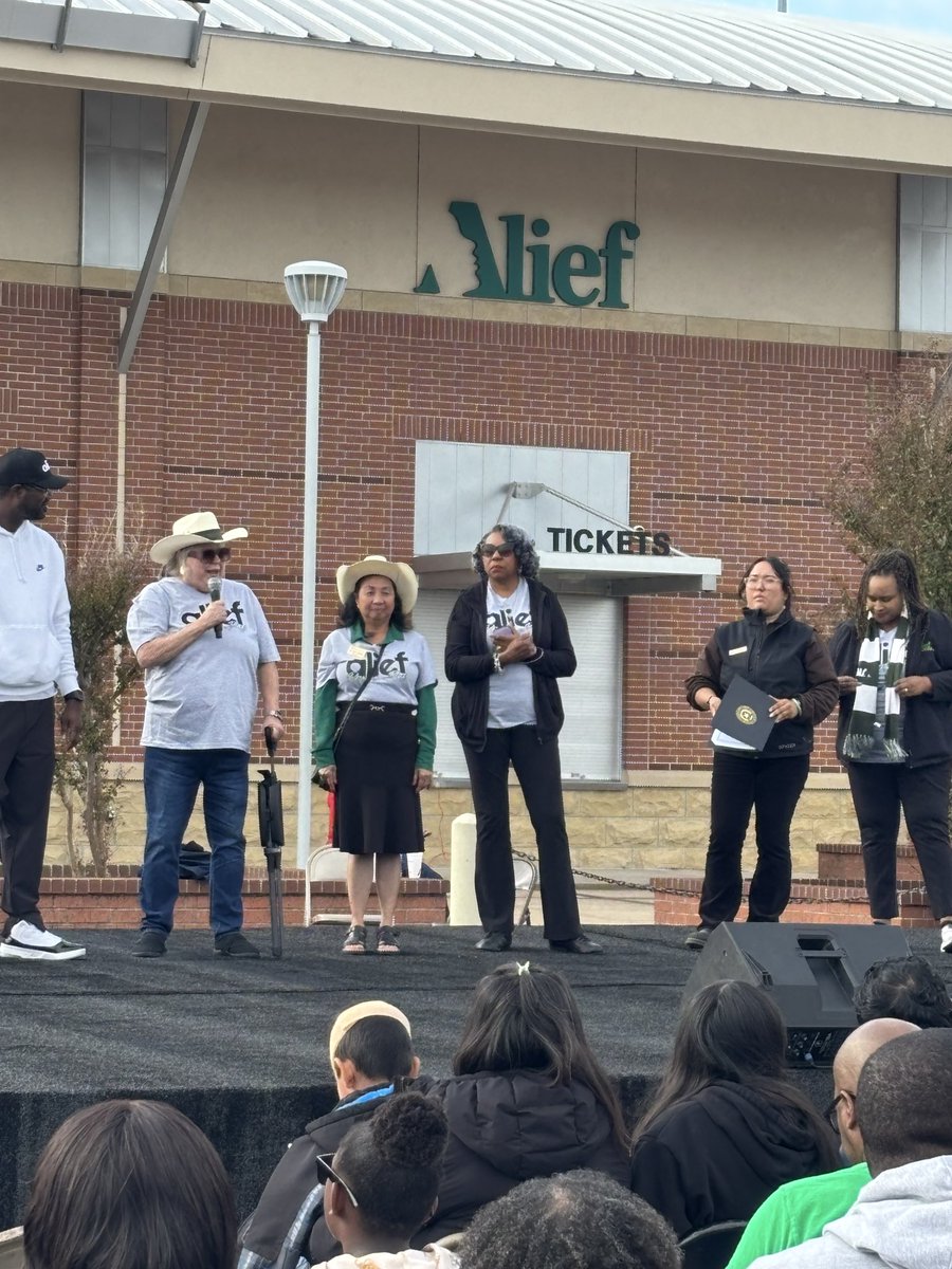 ShyAlief's tweet photo. #aliefproud
 We had a fantabulous time at Alief Proud! https://t.co/6vDOsgCelD