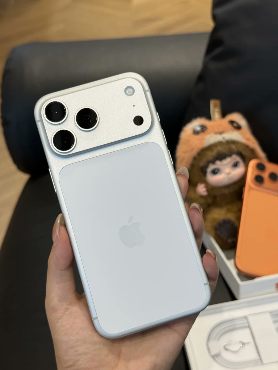 explousjs's tweet image. There&apos;s not much to say, except that this color is classic and very versatile.