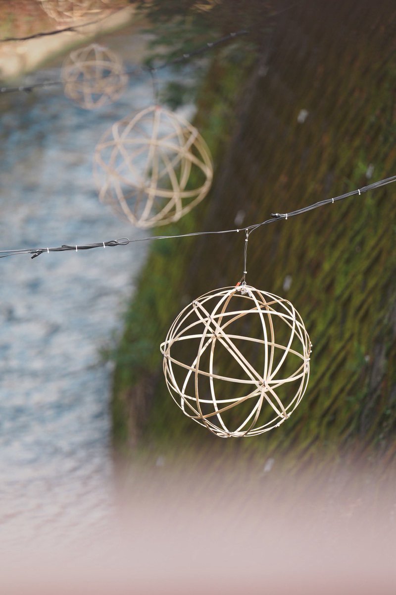 dousentou3105's tweet image. 竹まりの幻想的なフォルムよ〇〇〇今夜も町が人が上井手が悦ぶね～沢山の方々へ届きますように!!!点灯は本日18時～22時迄
#熊本県
#大津町
#上井手
#うわいで
#竹まり
#町おこし
#ボランティア活動