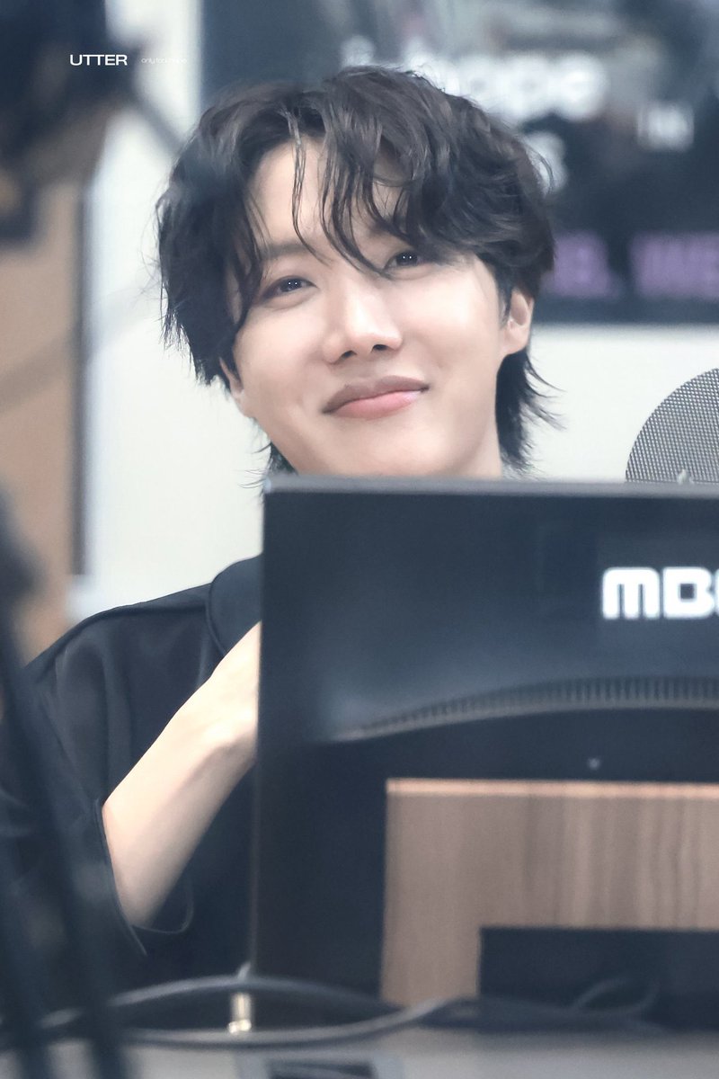 ninanina1830's tweet photo. I vote #jhope for #2025MAMAVOTE https://t.co/xnp4PIqPfQ