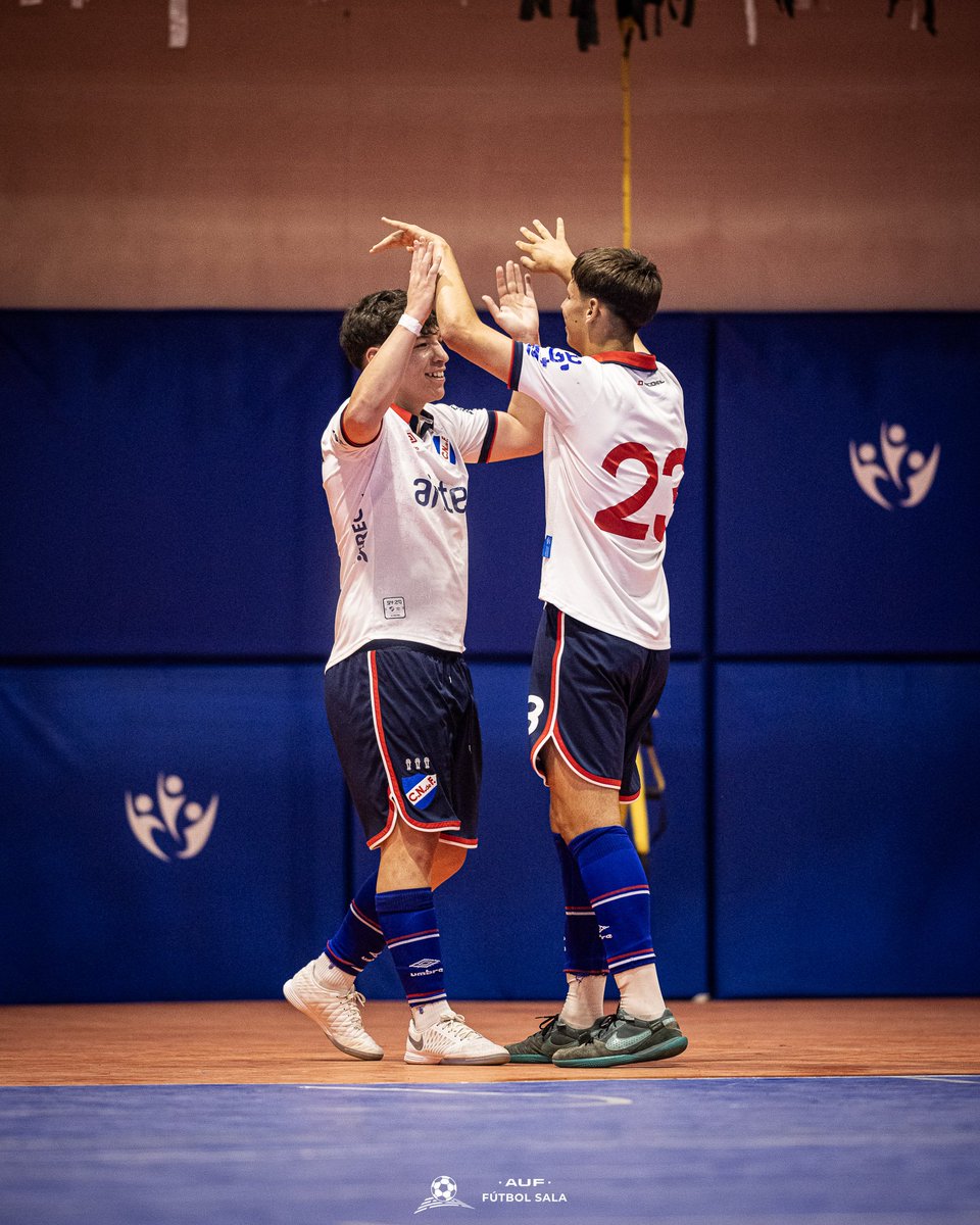 👋🏻 𝙇𝙖 𝙞𝙙𝙖 𝙚𝙨 𝙏𝙧𝙞𝙘𝙤𝙡𝙤𝙧

Racing 2-5 Nacional 

📌 Semifinales sub-20 

#SalaUruguayo