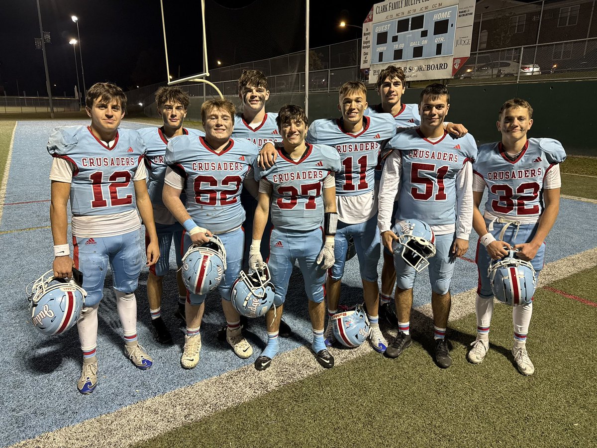 JeffreyKol's tweet image. Sad to say today was the last game of my highschool football career. Thank you to the Friendships created, the coaches and especially the plays I’ve made through the years. Hoping to pursue football in college and start the grind all over again. 
Clips from my last game are below