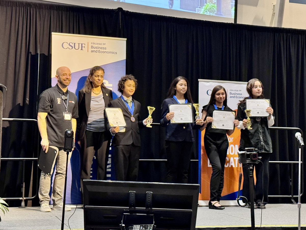 RayFuentesIO's tweet image. Honored to judge @CSUF’s Titan Fast Pitch (sponsored by @USBank) today. 🎤🚀 Incredible ideas and energy—congrats to all the winners! Great to reconnect and meet new founders. Thanks to the #Entrepreneurship dept for the invite. #CSUF #LoveYouMucho